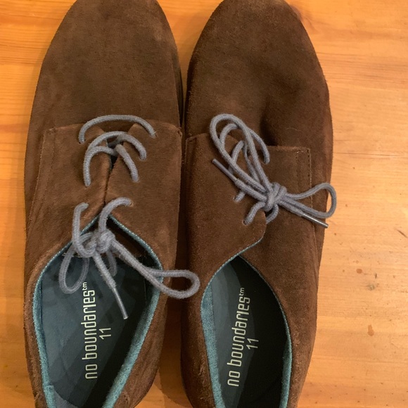 Shoes - Picture 2 of 3